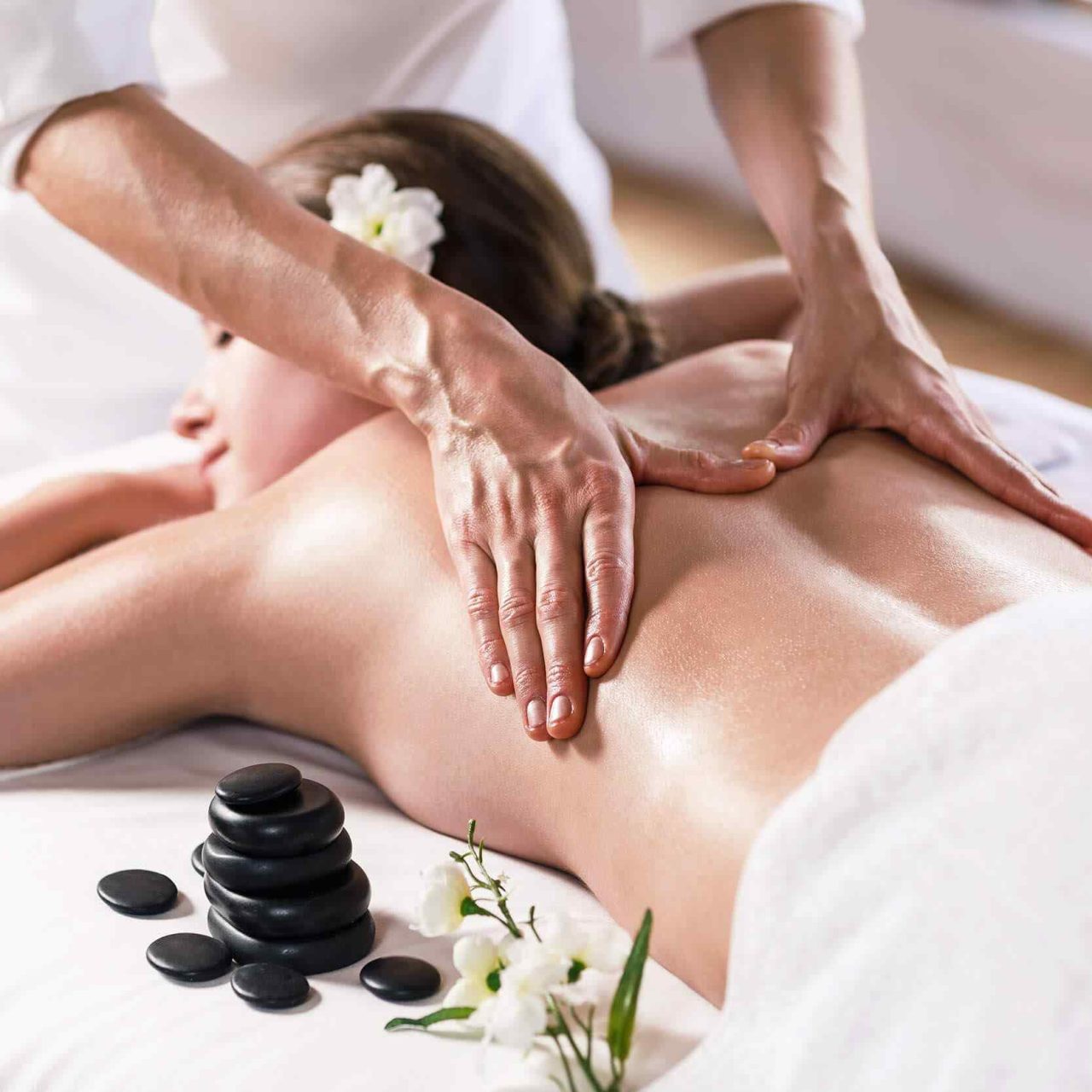 https://adorabeauty.one100.com.au/wp-content/uploads/2018/10/spa-massage-17-1280x1280.jpg